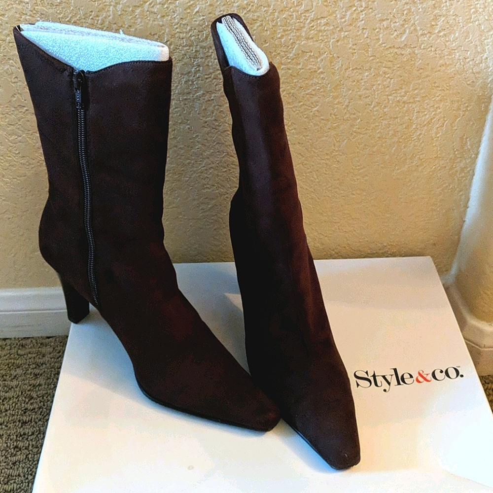 Beautiful suede mid-calf boots